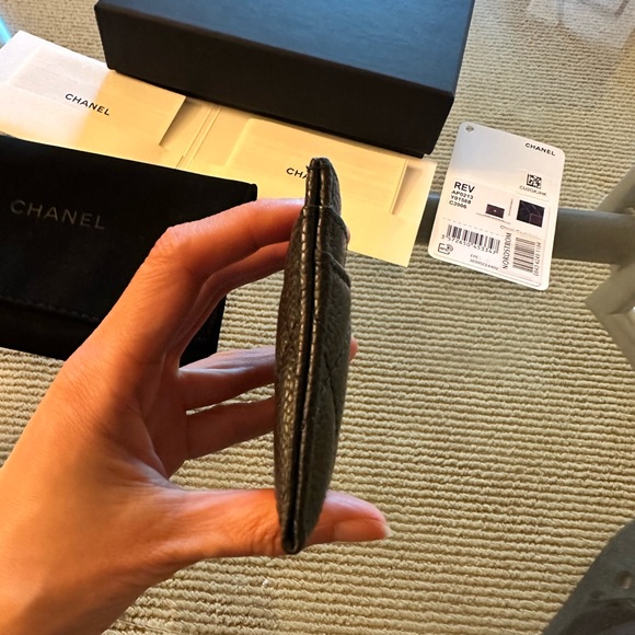 CHANEL Quilted Black Card Holder - Picture 5 of 16